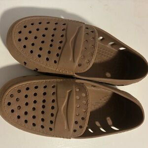 Kids Floafers size 11 brown